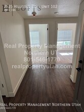 2525 N Hill Field Rd in Layton, UT - Foto de edificio - Building Photo