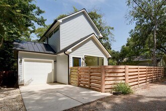 1503 Newton St in Austin, TX - Building Photo - Building Photo