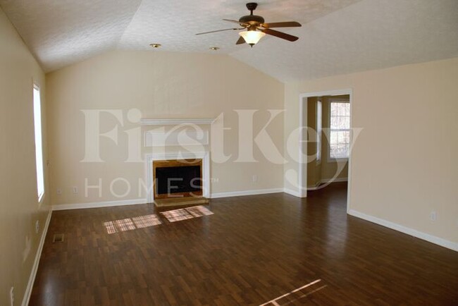 3930 Pine Tree Ln in Gainesville, GA - Building Photo - Building Photo