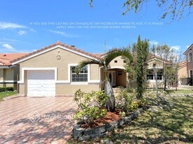 14731 SW 42nd Way in Miami, FL - Building Photo