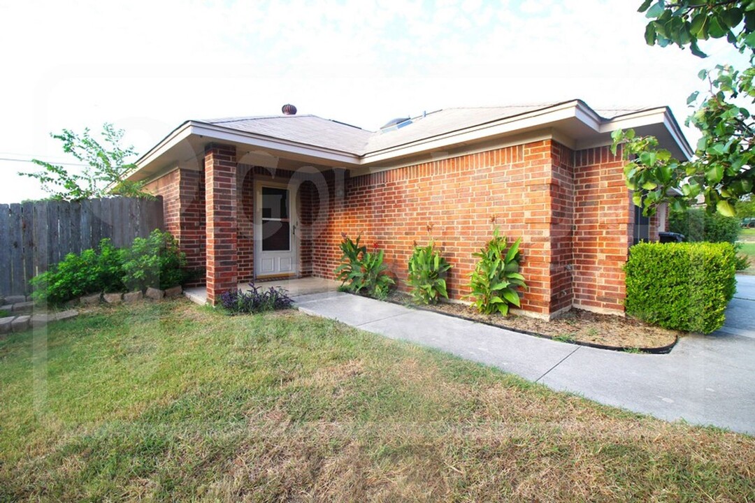 4802 Bluestem Ln in Killeen, TX - Building Photo