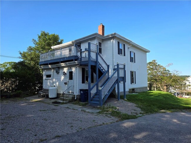 29 Summer St in Westerly, RI - Building Photo - Building Photo