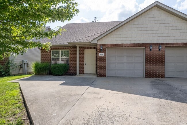 property at 601-603-603 Glenstone Dr