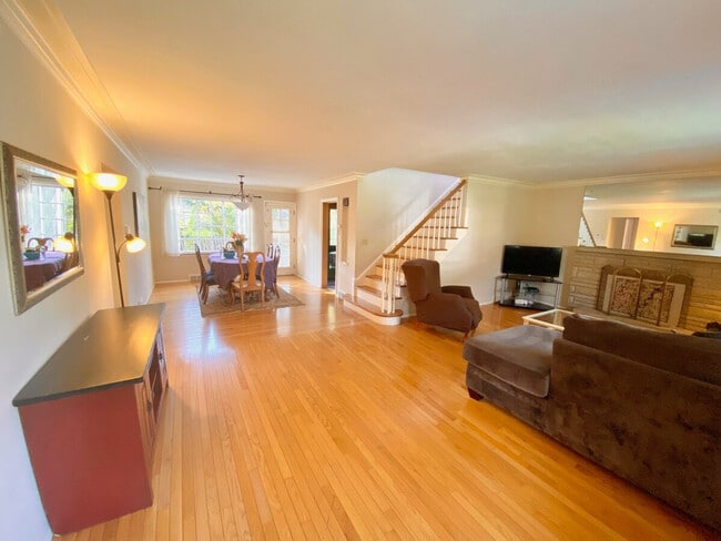 1310 Forest Hills Blvd