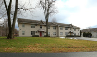 St. Simeon II Apartments in Poughkeepsie, NY - Foto de edificio - Building Photo