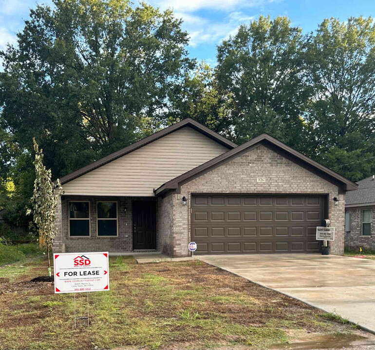 826 W 23rd St in North Little Rock, AR - Building Photo