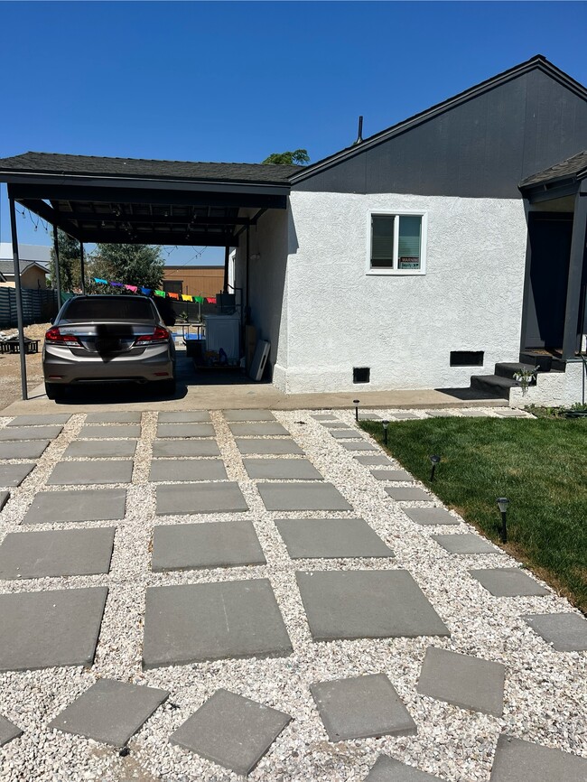 property at 326 N Grant Ave