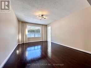 7 Delancey Crescent in Markham, ON - Building Photo - Building Photo