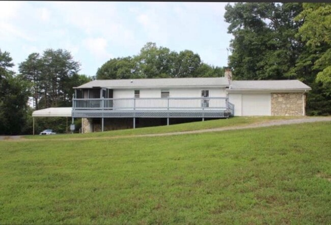 1951 Clinton Hwy in Clinton, TN - Foto de edificio - Building Photo