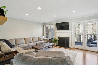 3873 Roswell Rd NE in Atlanta, GA - Building Photo - Building Photo