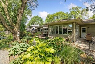 7181 Braemar Ln in St. Paul, MN - Building Photo