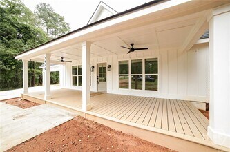 1470 Mars Hill Rd in Watkinsville, GA - Foto de edificio - Building Photo