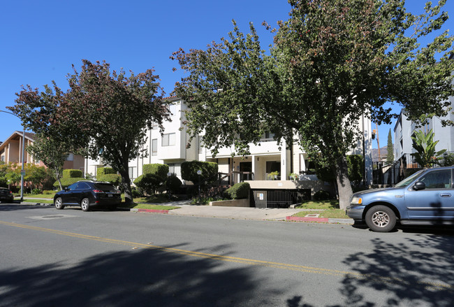 Residential Condominium in Glendale, CA - Building Photo - Building Photo