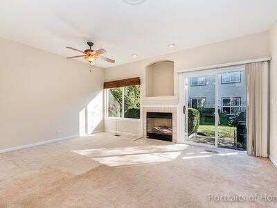 1086 Park Hill Cir in Aurora, IL - Building Photo - Building Photo