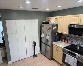 109 Hidden Ct Rd in Hollywood, FL - Building Photo - Building Photo