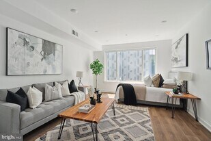 5904 Germantown Ave, Unit 304 in Philadelphia, PA - Building Photo