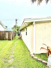 418 SE 3rd St in Dania Beach, FL - Building Photo - Building Photo