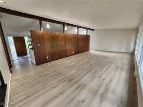 24160 Buckhurst Dr in Beachwood, OH - Building Photo - Building Photo