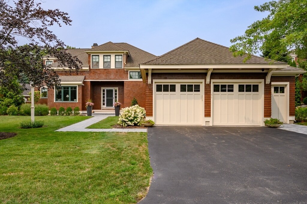 51 Clubhouse Dr in Hingham, MA - Building Photo