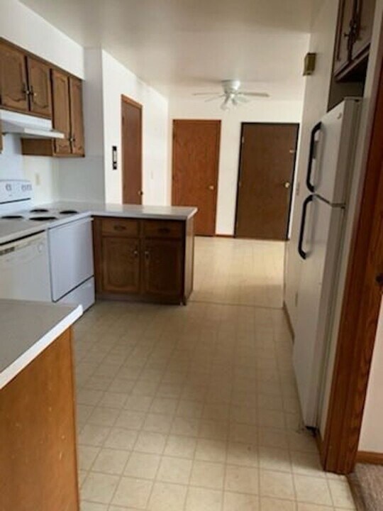 950 N Kelly St in Cadott, WI - Building Photo