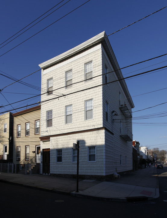 70 South St in Jersey City, NJ - Foto de edificio