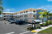 2771 Royal Palm Ave in Ft. Myers, FL - Foto de edificio - Building Photo