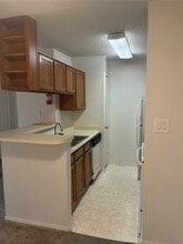 2121 Hepburn St in Houston, TX - Foto de edificio - Building Photo