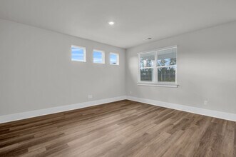 514 Silky Oak Dr SE in Bolivia, NC - Building Photo - Building Photo