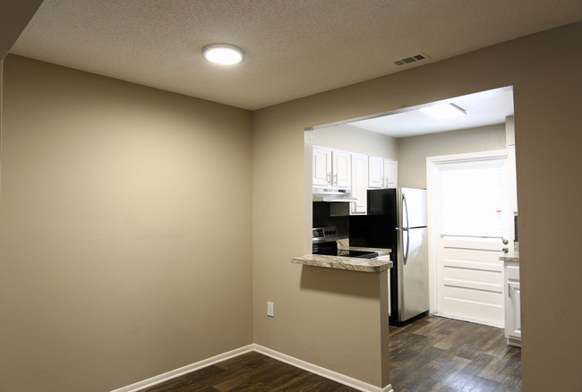 Villas at Deer Park Apartments in Lutz, FL - Building Photo - Interior Photo