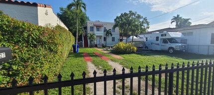 1627 SW 19th Ter in Miami, FL - Building Photo - Building Photo