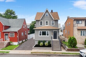 725 4th St in Secaucus, NJ - Building Photo - Building Photo