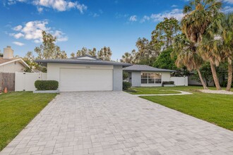 5256 Dover St NE in St. Petersburg, FL - Building Photo - Building Photo