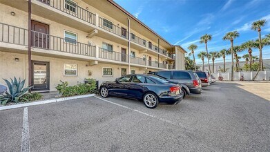 2220 Stickney Point Rd, Unit 519 in Sarasota, FL - Building Photo - Building Photo