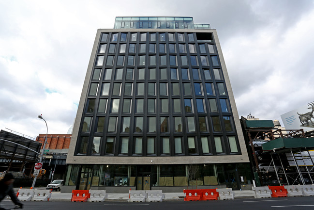 505 W 19th St in New York, NY - Foto de edificio - Building Photo