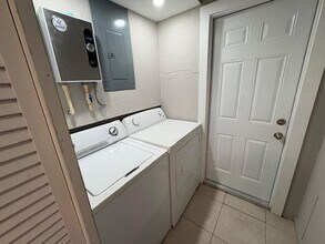 5580 Honeysuckle Dr in West Palm Beach, FL - Building Photo - Building Photo