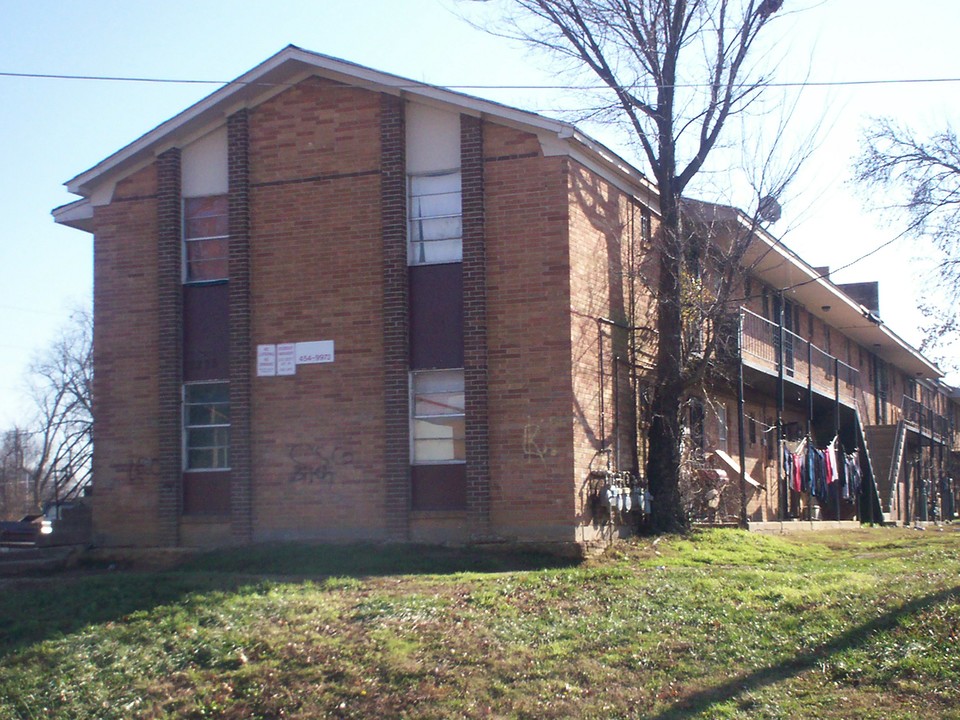 2875 Broad Ave in Memphis, TN - Building Photo