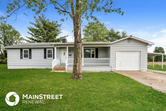 property at 802 S 2nd St