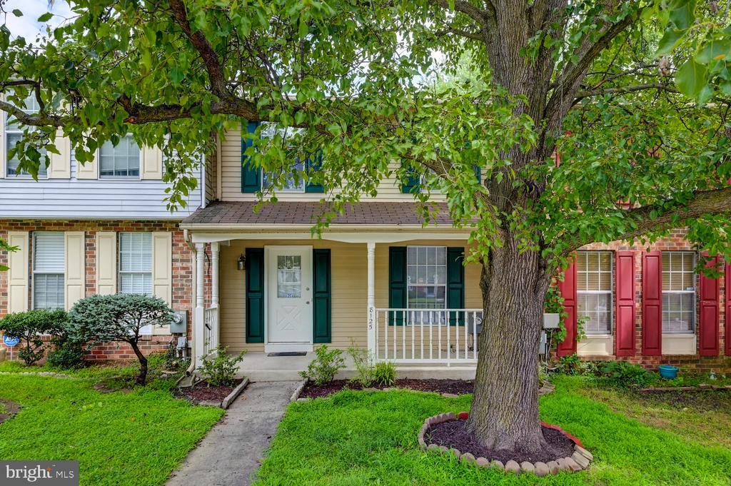 8125 Greenspring Vly Rd in Owings Mills, MD - Foto de edificio