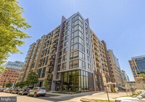 37 L St SE, Unit 301 in Washington, DC - Building Photo