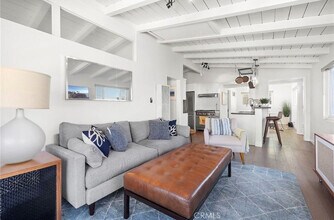 200 Moonstone St in Manhattan Beach, CA - Building Photo - Building Photo