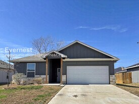 737 Freedom Cir in Nolanville, TX - Building Photo