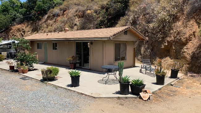 property at 3260 Laurashawn Ln