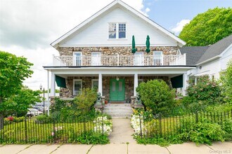 17 Washington Ave in Millbrook, NY - Building Photo - Building Photo