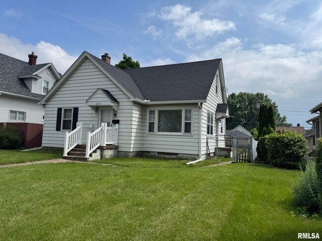 property at 2711 E Locust St