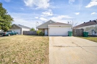 324 Grant Springs Dr in Decatur, AR - Building Photo