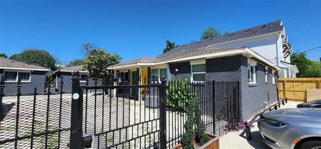 property at 3339 Simmons St