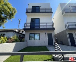 8662 Cadillac Ave in Los Angeles, CA - Building Photo