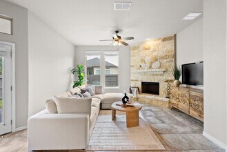 9710 Monken in Boerne, TX - Building Photo - Building Photo
