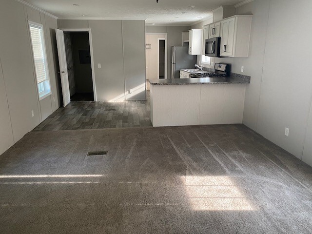 10 Bradley Ln in West Branch, IA - Building Photo - Building Photo