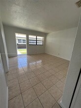 300 NW 5th Terrace in Hallandale Beach, FL - Building Photo - Building Photo
